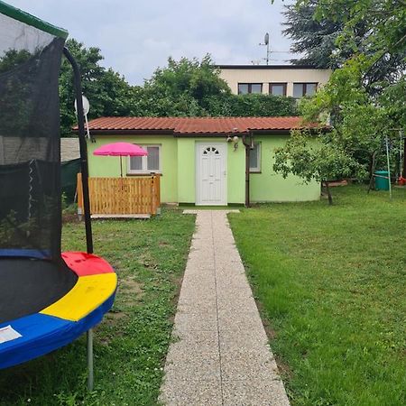 Small-Comfy Guest House In Donaustadt Garden - Not Shared! Vienna Esterno foto