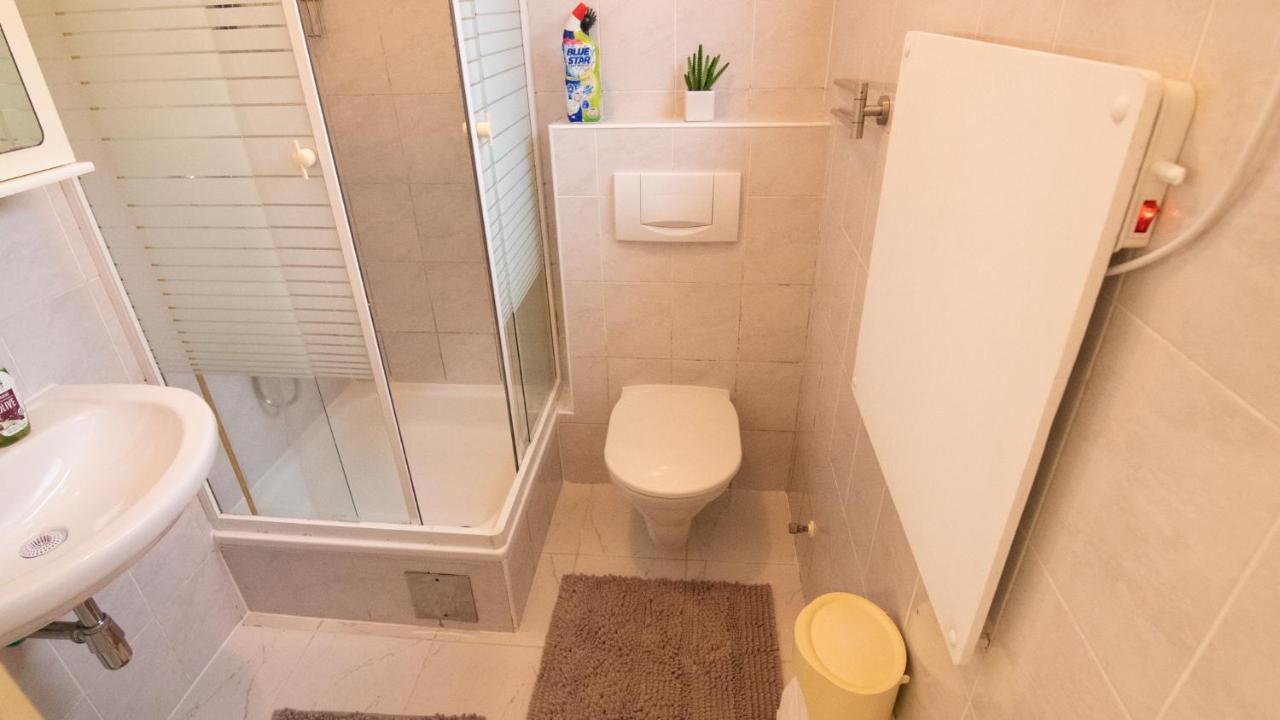 Small-Comfy Guest House In Donaustadt Garden - Not Shared! Vienna Esterno foto