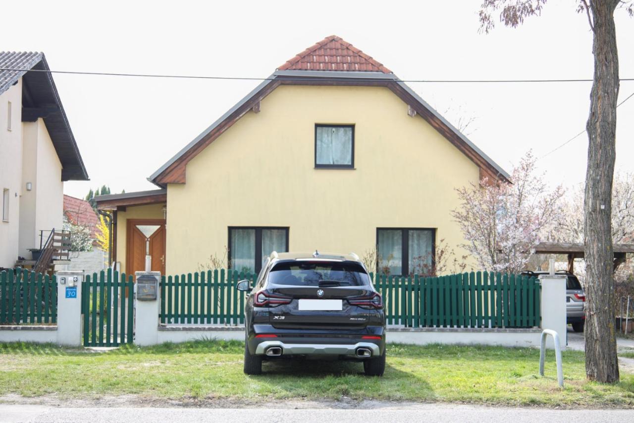 Small-Comfy Guest House In Donaustadt Garden - Not Shared! Vienna Esterno foto