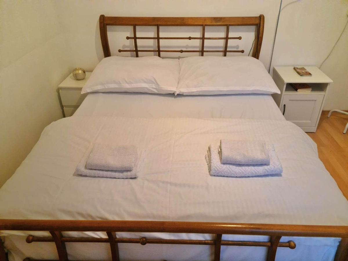 Small-Comfy Guest House In Donaustadt Garden - Not Shared! Vienna Esterno foto