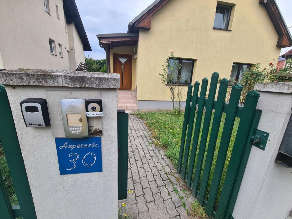 Small-Comfy Guest House In Donaustadt Garden - Not Shared! Vienna Esterno foto